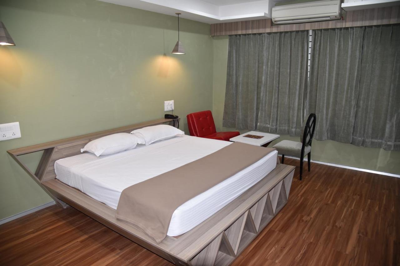 Hotel Bhimas Paradise Tirupati Exterior foto